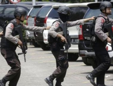 Ινδονησία: Διπλή βομβιστική επίθεση σε τερματικό σταθμό μέσων μαζικής μεταφοράς- Δύο οι νεκροί